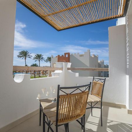 Sunrise Tucana Resort Grand Select Hurgada Oda fotoğraf A balcony